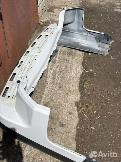 Задний бампер Discovery 4