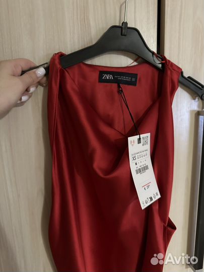 Платье zara xs атласное