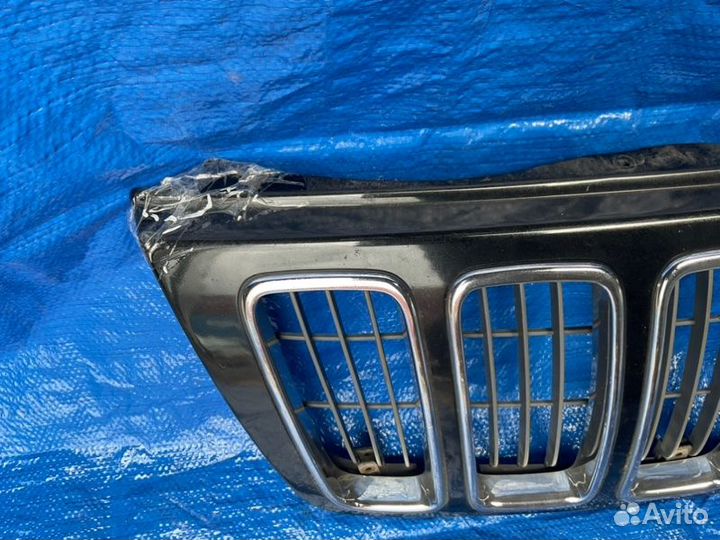 Решетка радиатора Jeep Grand Cherokee WJ EVC 4.7L
