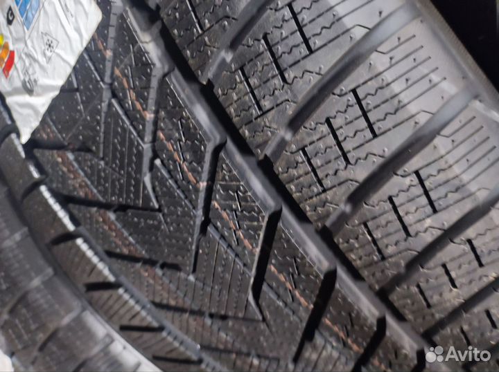 Fronway IceMaster II 275/40 R21 и 315/35 R21 111H