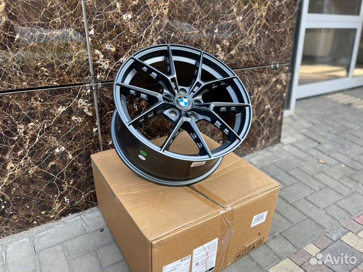 Диски литые 5/120 R18 BMW 5 новые