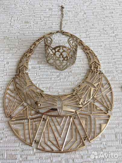 Колье и браслеты