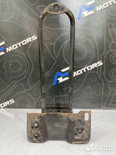 Кронштейн замка капота Chevrolet Trailblazer