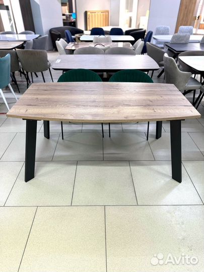 Стол кухонный