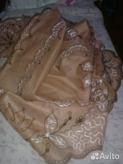 Салфетка нарядная вышитая 67х105