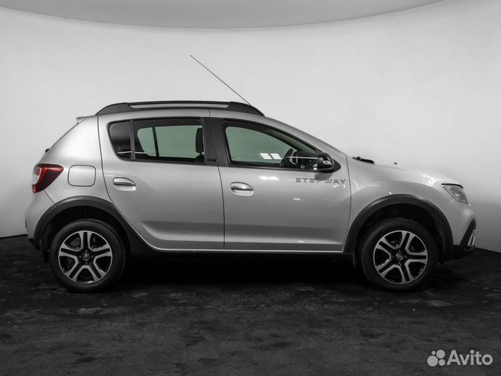 Renault Sandero Stepway 1.6 CVT, 2018, 124 220 км