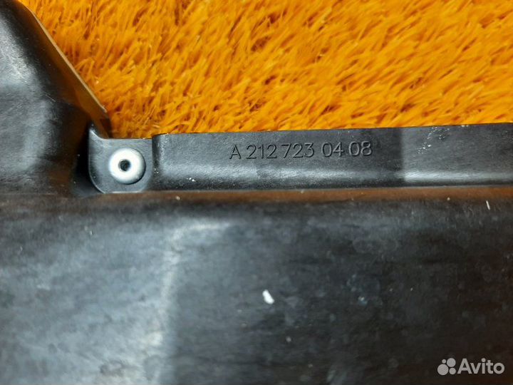 Крышка замка двери передняя правая Mercedes-Benz