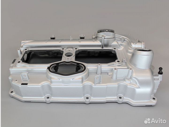 Алюминиевая клапанная крышка BMW 11127588412 новая