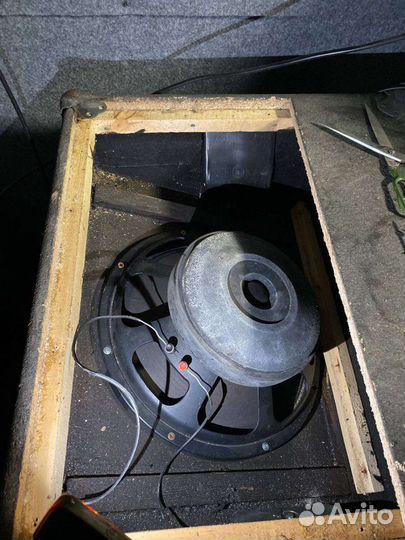 Басовый сабвуфер