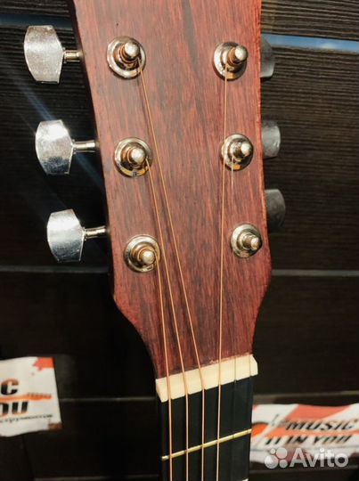 Гитара Акустическая + Аксессуар