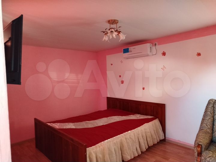 Комната 25 м² в 1-к., 1/2 эт.
