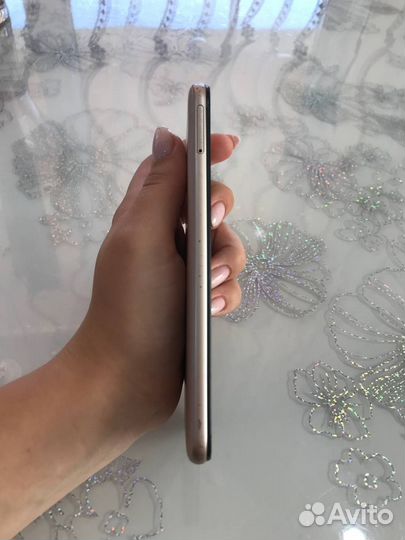 Мобильные телефоны бу honor 8s