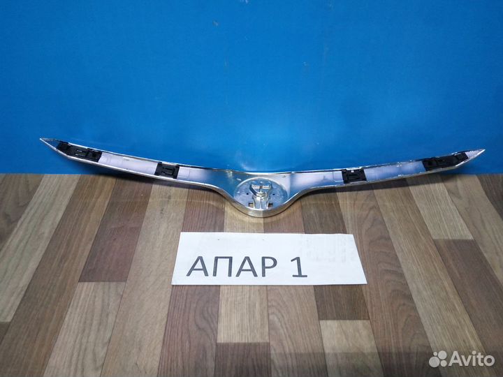 Молдинг капота Шкода Суперб