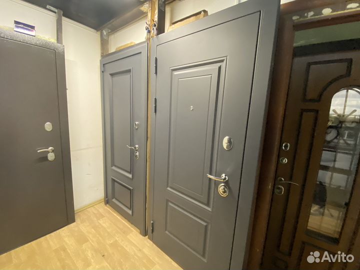 Дверь входная металлическая в квартиру