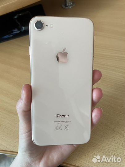 Телефон iPhone 8 64 gb