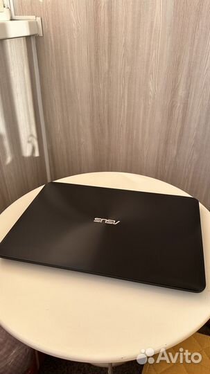 Ноутбук asus х555