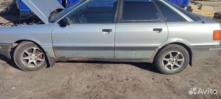 Запчасти на audi 80 b3