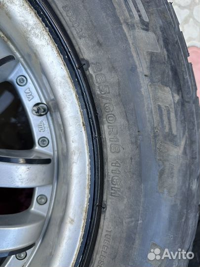 Bridgestone Blizzak LT 285/60 R18