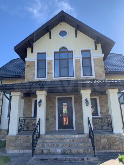 Дом 250 м² на участке 8,1 сот.