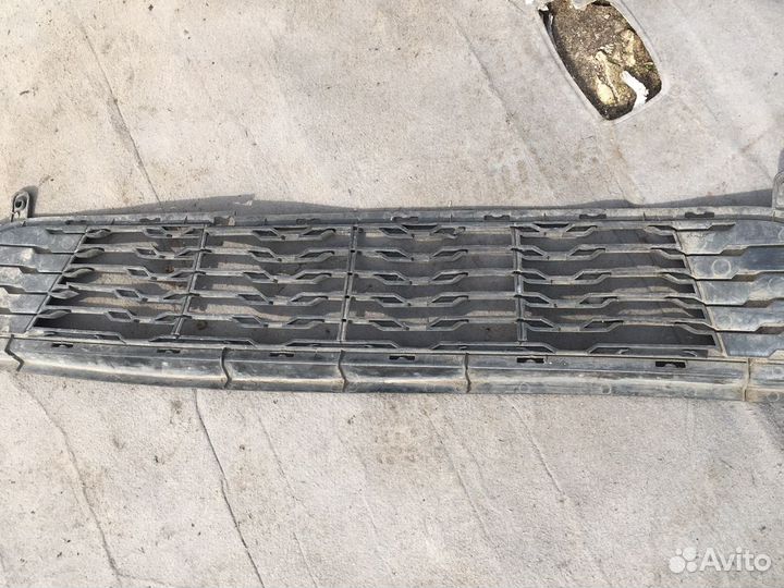 Решетка переднего бампера Kia Rio