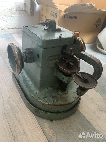 Скорняжная швейная машина