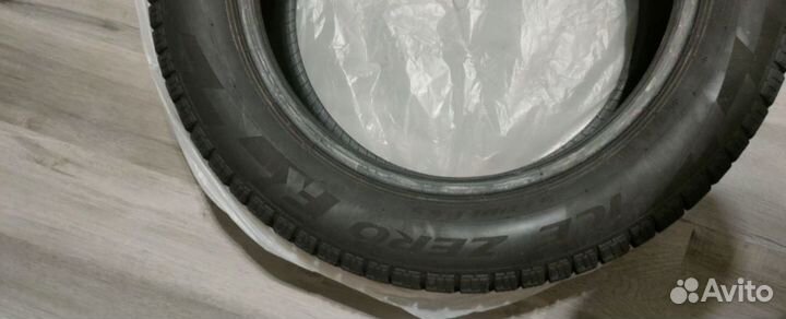 Pirelli Ice Zero FR 215/60 R17 100