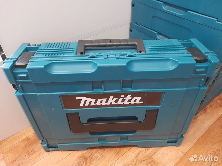 Набор аккумуляторного инструмента makita