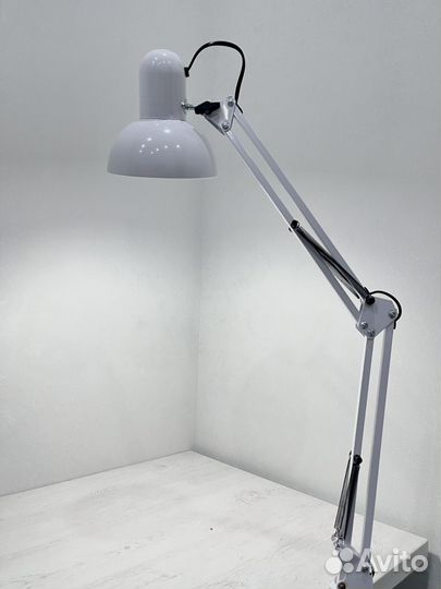 Лампа настольная