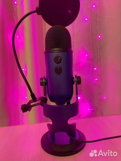 Студийный микрофон blue yeti