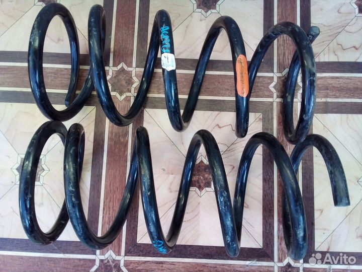 Пружины задние Тойота Ипсум