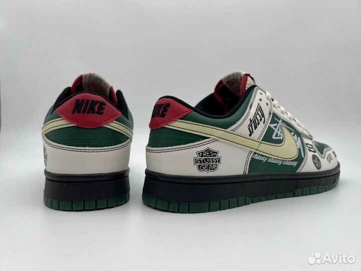 Кроссовки Nike SB Dunk Low x Stussy BMW M3