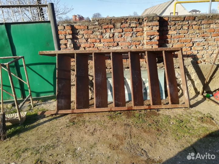 Ступени металлические