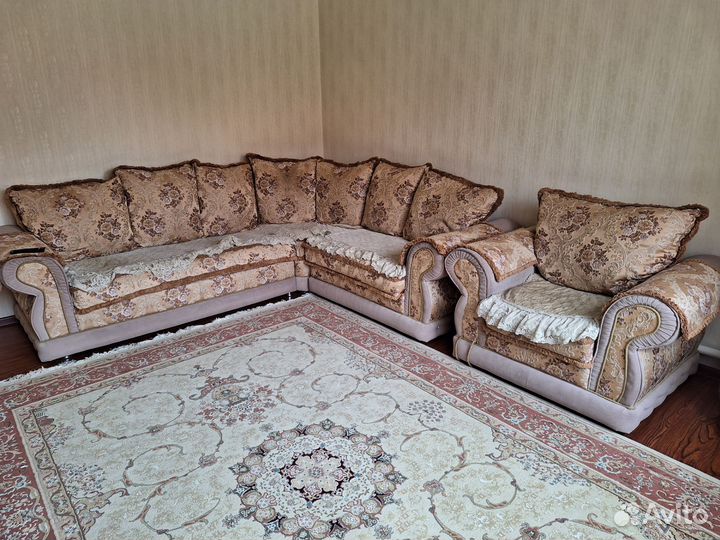 Большой угловой диван бу