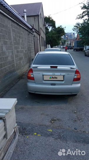 Hyundai Accent, 2001