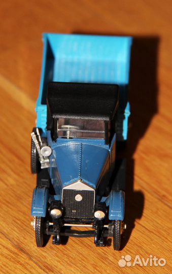 Коллекционная модель автомобиля амо Ф-15