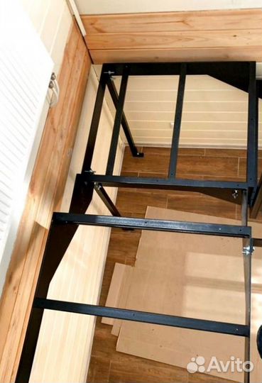 Лестница в дом или квартиру