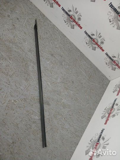 Направляющая в салоне Man Tga