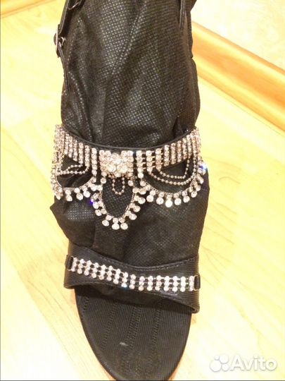 Продаю туфли