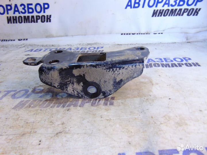 Кронштейн заднего рычага для Toyota RAV 4 2013