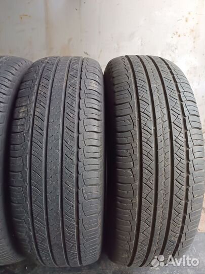 Michelin Latitude Tour HP 215/70 R16