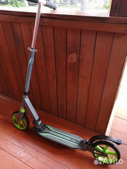 Самокат с 2 амортизаторами, большие колеса