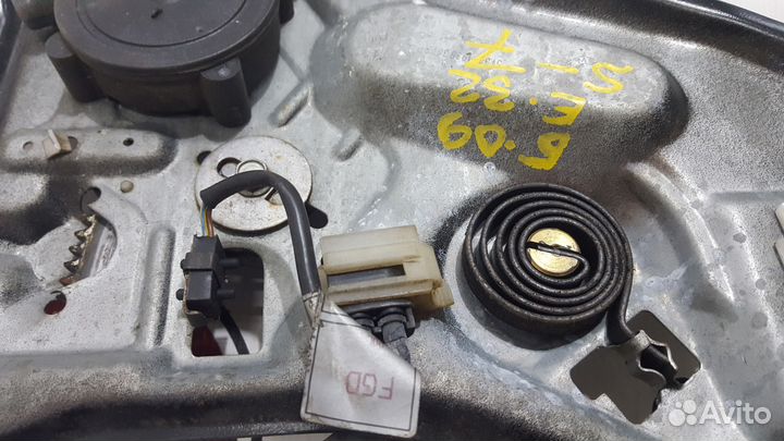 Стеклоподъемник передний левый на BMW E32