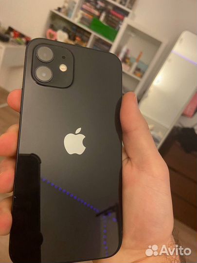 iPhone 12, 64 ГБ