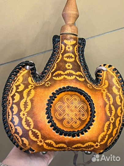 Фляжка кожаная