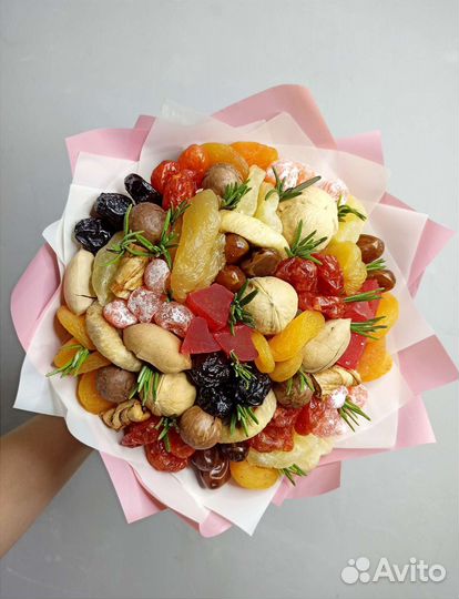 Съедобные букеты из сухофруктов и орехов