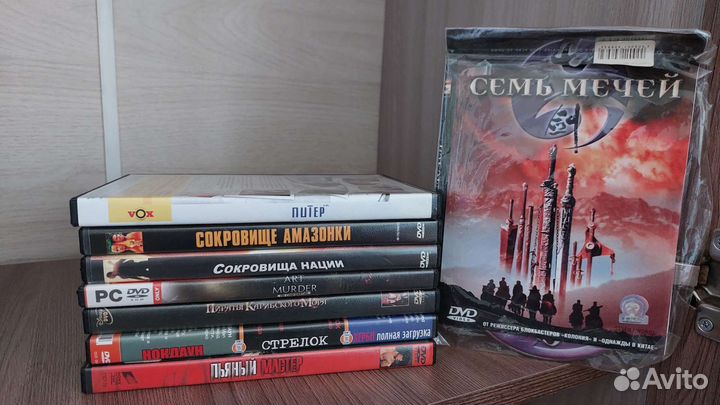 DVD и CD диски, видео и аудио кассеты