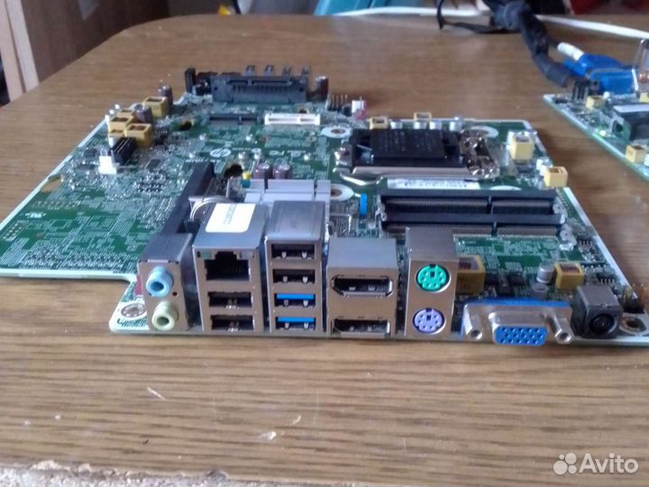 Материнская плата с CPU