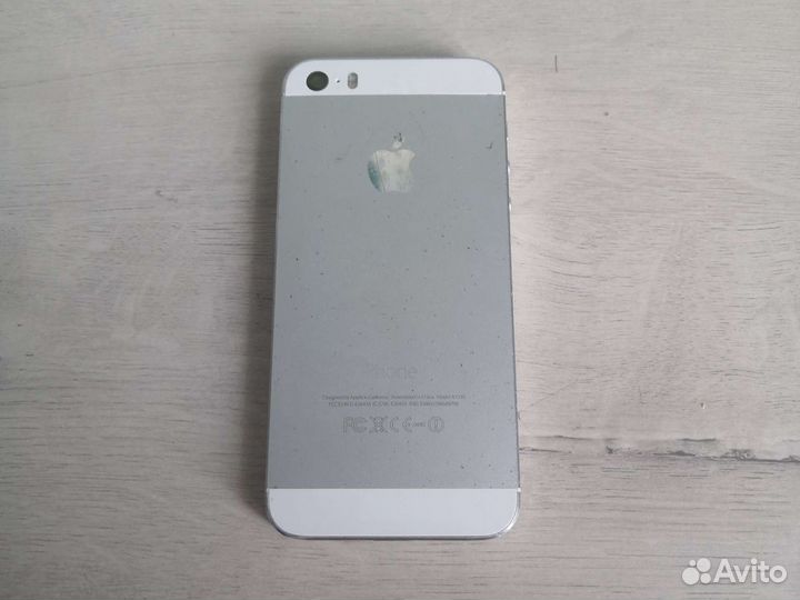 Телефон iPhone 5s