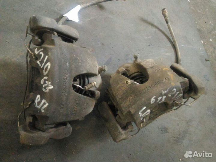 Суппорт передний Mercedes-Benz E-Class W210 OM613