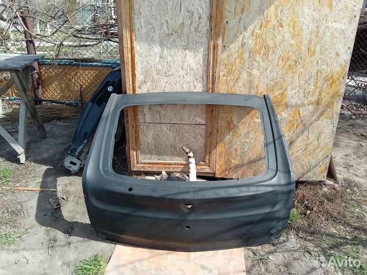 Крышка багажника Ssang Young Action новая оригинал